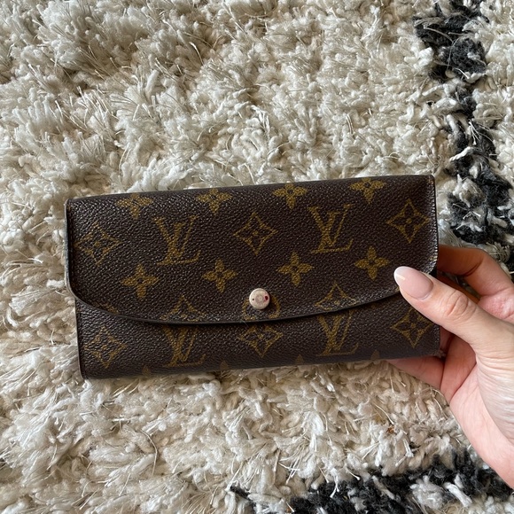Louis Vuitton Emilie Wallet - Picture 1 of 10